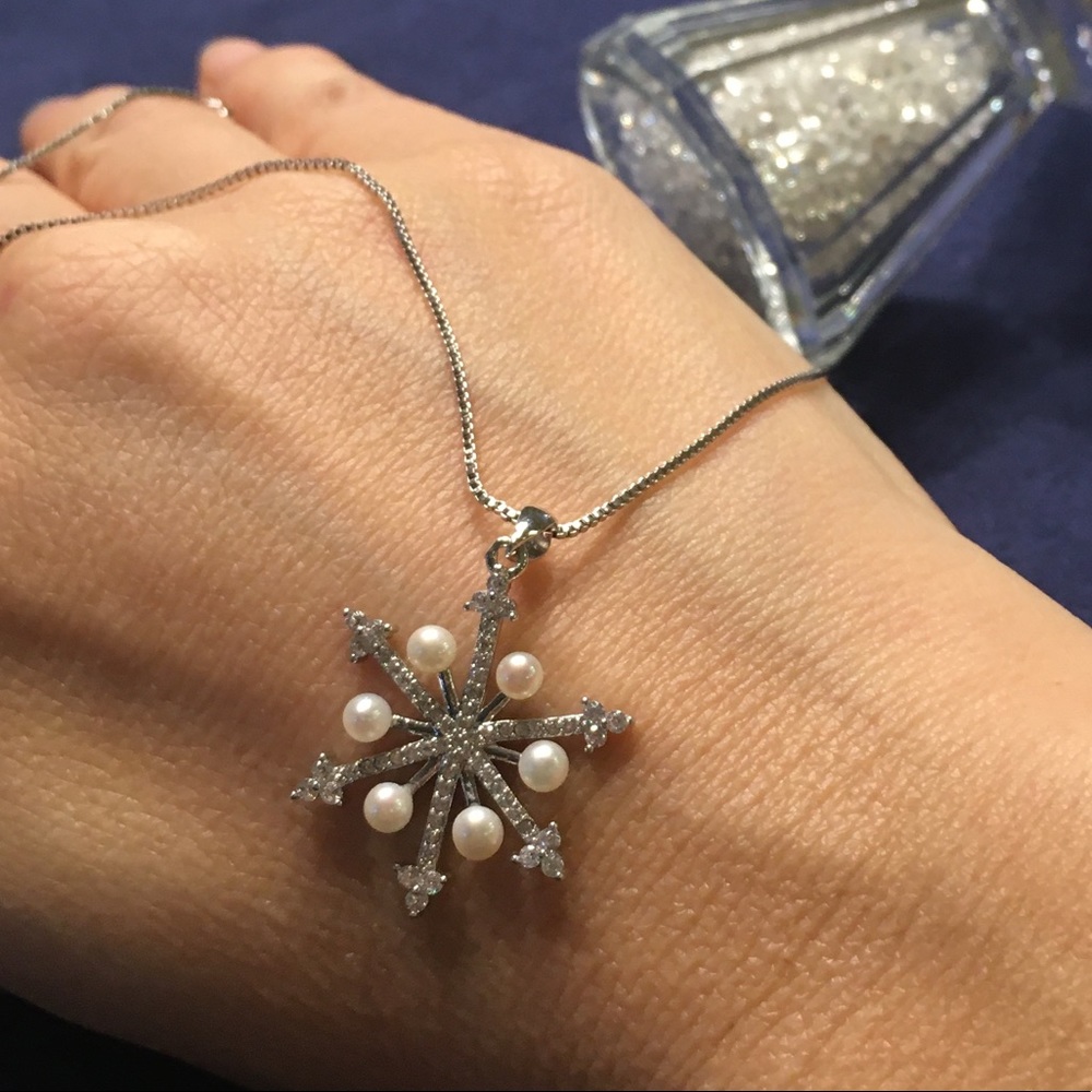 Genuine freshwater pearl cz snow flake design 925
